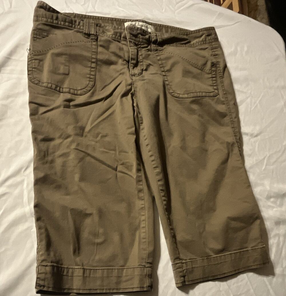Aeropostale Juniors Brown Twill Bermuda Shorts Size 11/12 Mid Rise Pockets